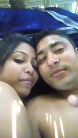 Desi Shimla couple is kissing and fucking
