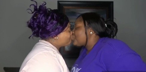 2 bbws kiss for the first time sexy