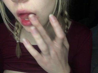 Babe sucks candy
