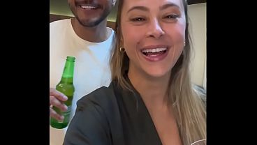 "Vem ver Corno, olha o que esse pau faz com sua esposinha" - Esse casada brasileira é uma delicia, Fodeu negão pauzudo e ainda humilhou o corno