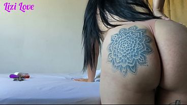 Prepara su culo para darle a su novio el mejor anal