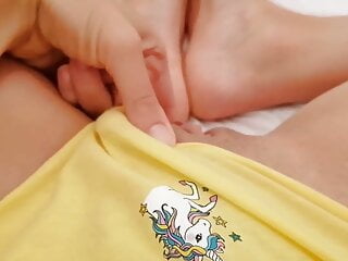 Perfect masturbation – very Wet Pussy in Cute Panties
