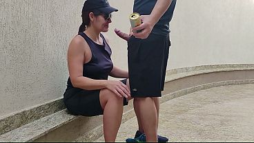 SAPATÃO MACHINHO SENDO FODIDA PELO AMIGO DE SERVIÇO - TODO HOMEM TEM VONTADE DE FODER UMA SAPATÃO