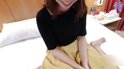 Japanese babe with hot body blows a guy and gets fucked after