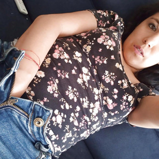 "Marialunamex getting herself off during her online class"