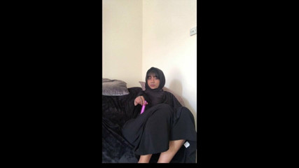 Arab masturbates in Hijab