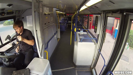 Mofos - Petite Lola Gatsby Meets Ryan & Gets Fucked Hard by the Bus Inspector on the End of His Shift