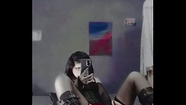 Goth Latina, dildo, botas y masturbación sin censura