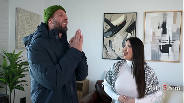 Thicc Asian MILF Helps A Hobo To Fuck Him Later - Tokyo Leigh | MILF5