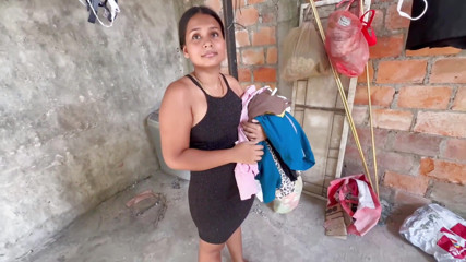 My Horny Neighbor I Ask Her to Wash My Clothes and I Pay Her with Semen on Her Face