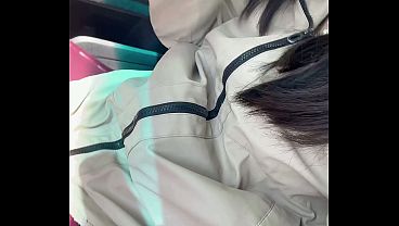 pee on the ground then come in car