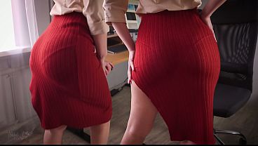 Business Woman Teases VPL In Tight Skirt