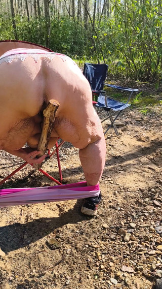 Naughty Slut in the Woods Finds a Big Fat Log and Fucks in All Her Holes and Squirts It Hard