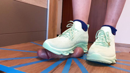 "Green sneakers shoejob "