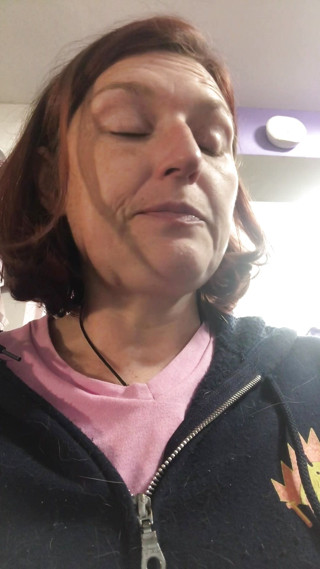 Horny housewife shows you exactly how to turn her on by running her fingers along her pubic hairs