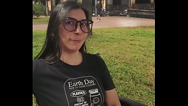 Latina milf se desquita con desconocido de su novio infiel