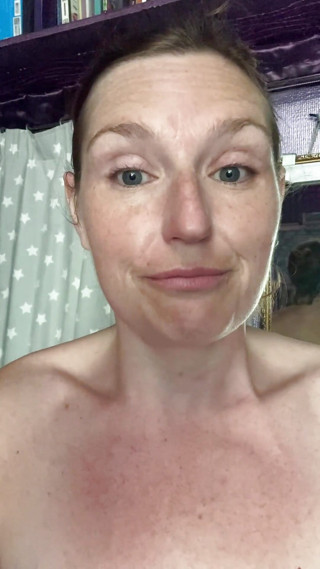 When Pulling Gently on Pubes Equals a Squirting Orgasm All Over the Sofa and Lounge Floor