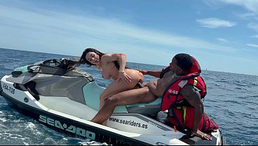 Squirting Hard On a Jet Ski - Luiza Marcato & Jesus Reyes