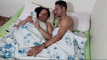 tuve sexo con la culona de mi cuñada la invite a ver película y me la termino follando su jugoso coño