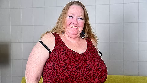 Big Breasted Mature Bbw Playing With Her Pussy - MatureNL