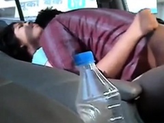 Dude fucks his indian girlfriend in the car