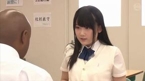 Aya Miyazaki tries BBC from her transfer classmate