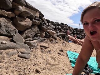 CAUGHT IN A PUBLIC SHOOT!!! Tourist becomes a jerking voyeur!