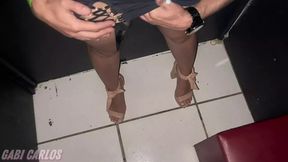 Hot milf takes big cock at gloryhole while hubby watches