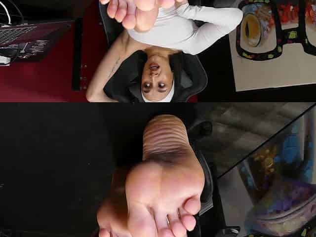 Hot Girl Posing Her Sey and Beautiful Feet at Her Workspace
