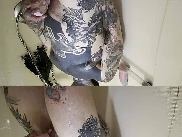 HAWT TATTOOED BUTCH RUBS CORPULENT CUNT IN SHOWER-BIGGEST LOVE BUTTON, BULKY BUTT, HIRSUTE NATURAL