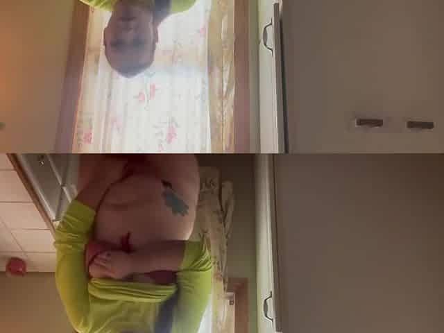 Pretty Face Plays With Herself