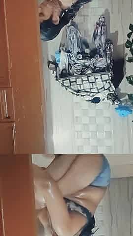 Stepsister Shower Surprise Woman Shows Her Body