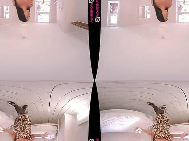 Hurry & Wank! - Gorgeous Babe Solo Striptease - SexLikeReal