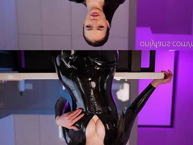 Cutie in latex catsuit controls your climax JOI