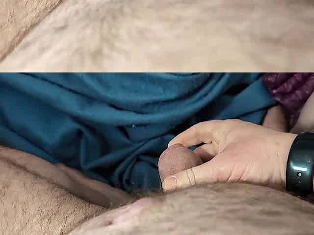 Wearing Girlfriend's Apple See and Down Jacket and cuming on her Apple See on my wrist