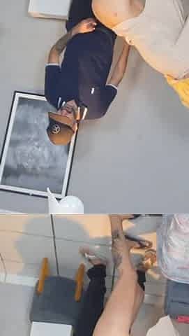 Married Woman in Just Her Underwear Pranks Ifood Delivery Guy!