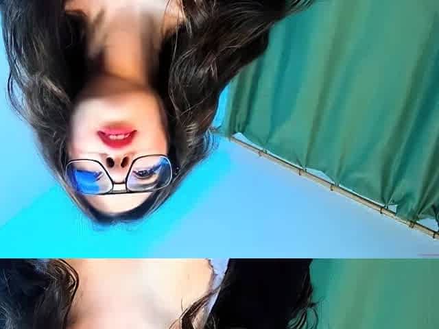 Big boob brunette masturbates on webcam