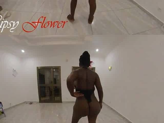 Solo curvy black nymphomaniac