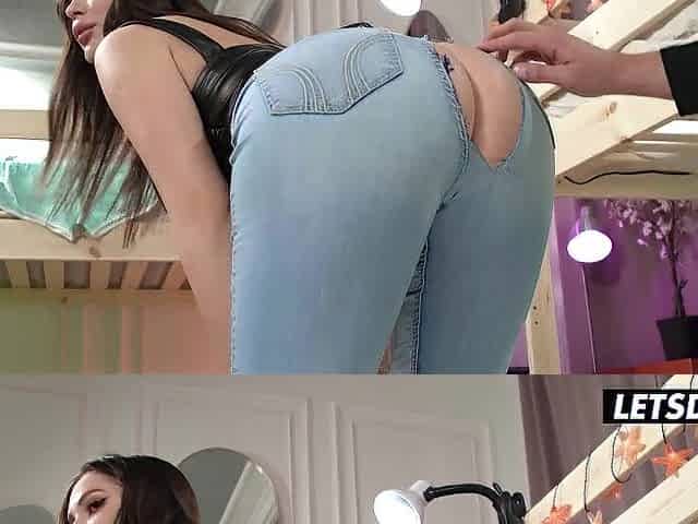 Ukrainian Playgirl Mary Bambola Sneaky Screw with Excited Roommate - LETSDOEIT