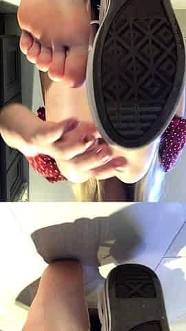 Blonde enjoys hot foot fetish sex