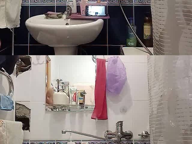 Makes a oral pleasure in the bath.