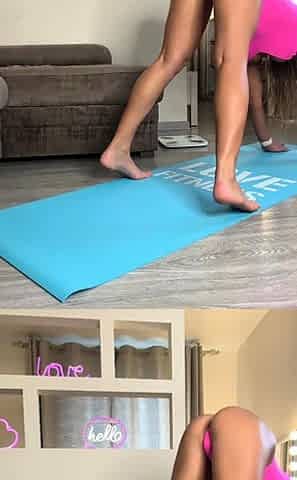 PUSSY BABE BRUNETTE masturbating