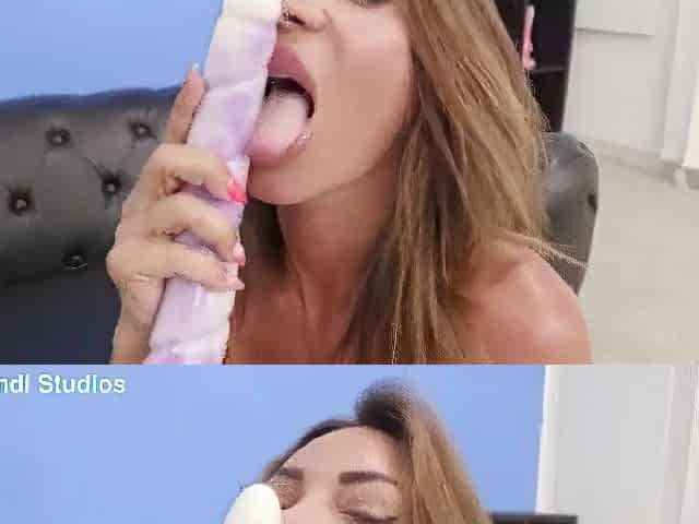 Vittoria Devine Testing The Handmade Unicorn L (With Extra Anal Fisting) AH004