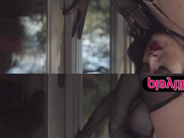Full-bosomed mature shows giant bootie and hairy twat