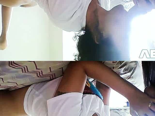LARGE PENIS FELLATIO-JOB SUCKING WHILST THIS CHAB TOUCHES MY FEET