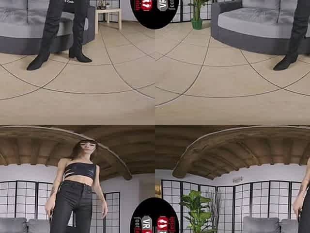 Super Attractive Brunette Teen Reine Vixen Showing Off Her Beautiful And Clean Feet In Vr Action - VRFootFetish