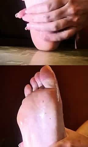 Flexible foot fetish masturbating with feet and hands