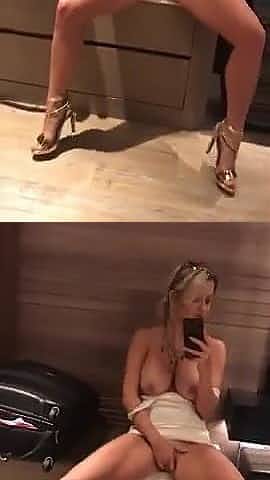 Posh milf mirror selfie