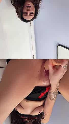 Amateur cheerleader plays with sex toy untill cream