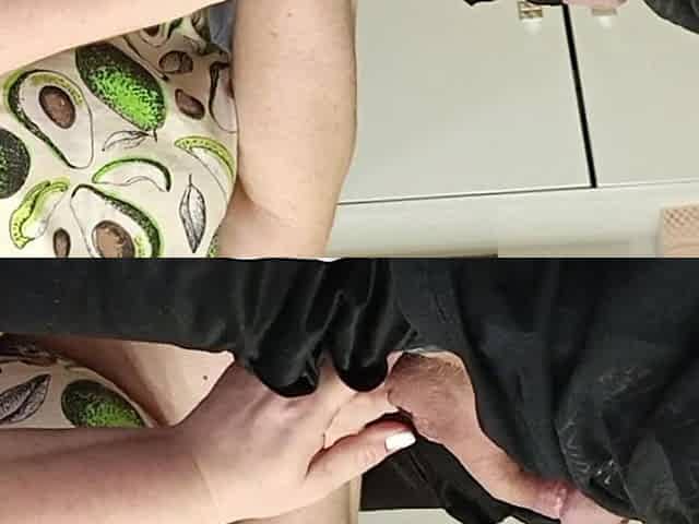 A Neighbor Gives Me a Blowjob so That I Cum in Her Mouth